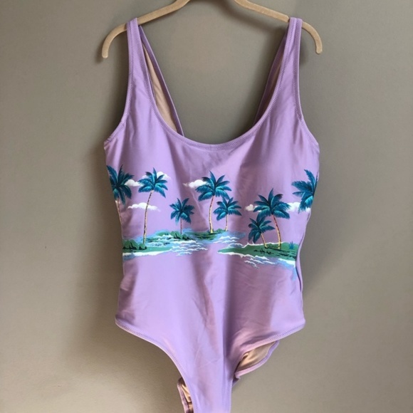 Old Navy Graphic Scoop-Back Swimsuit for Women New - Picture 2 of 3